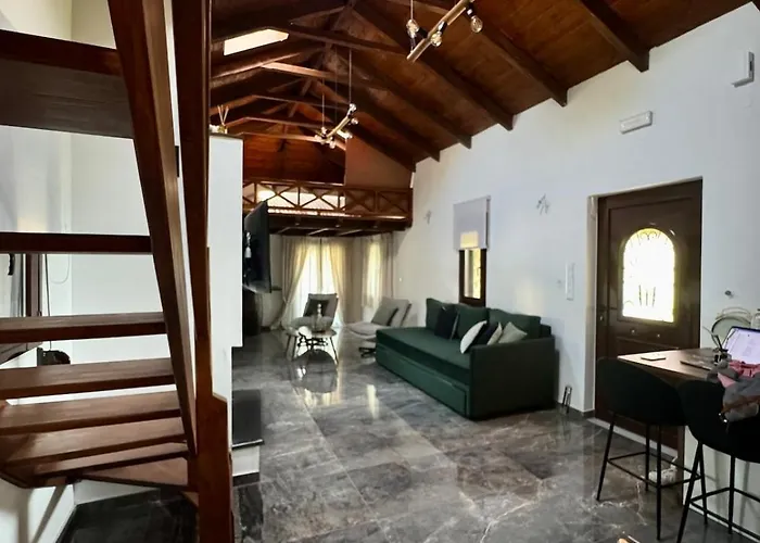 Angie Kipos By Thanasis Papaioannou *