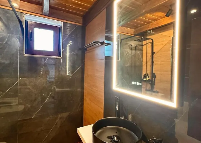 Angie Kipos By Thanasis Papaioannou *